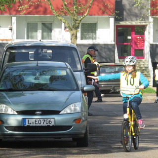 fahrrad2018_06 Montessori-Schulzentrum Leipzig - Neuigkeiten Grundschule - Hoch auf dem gelben Fahrrad